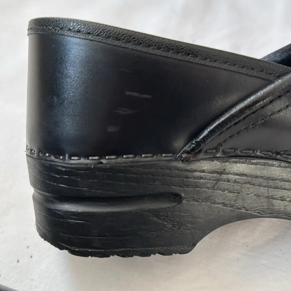 Dansko Professional black cabrio leather clogs, unisex size 43